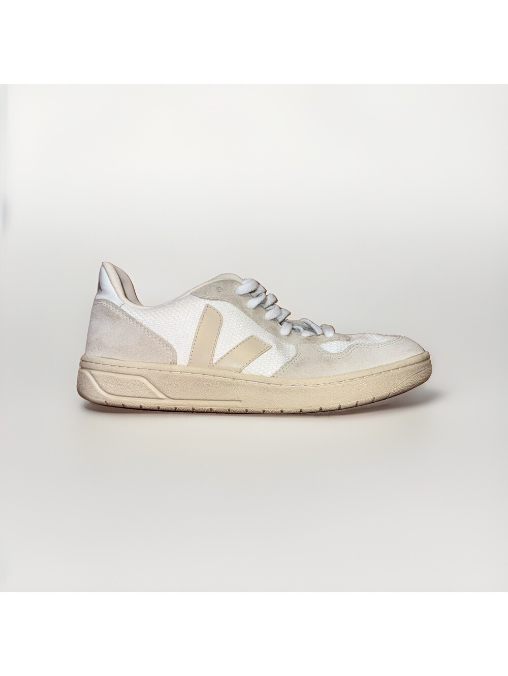 Veja V 10 B Mesh White Beige Suede Sneakers Women’s 9 EU 40 Casual Shoes